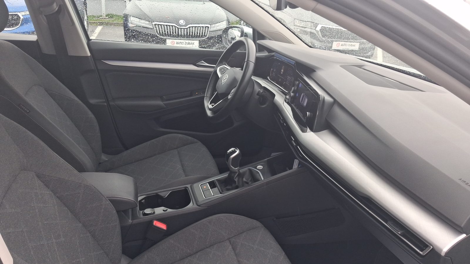 2024 Volkswagen Golf — fotografija 9