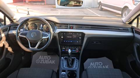 2022 Volkswagen Passat — sličica 11