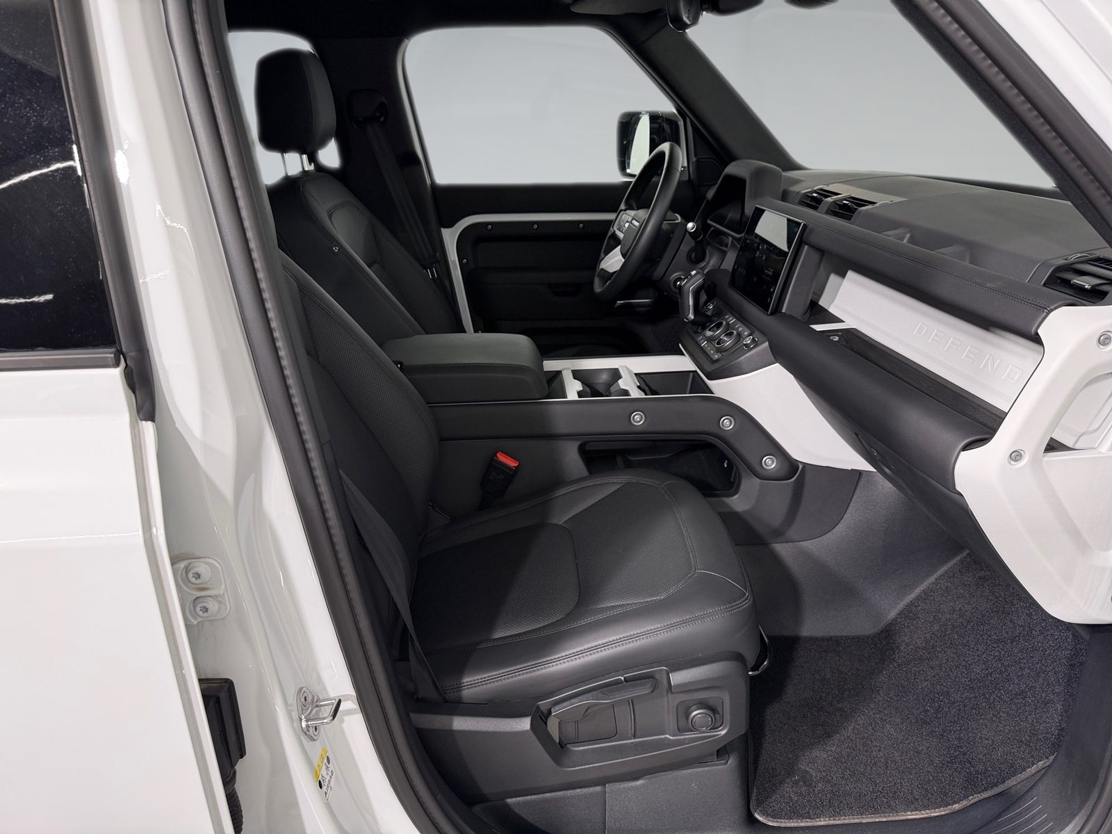 2024 Land Rover Defender — fotografija 22