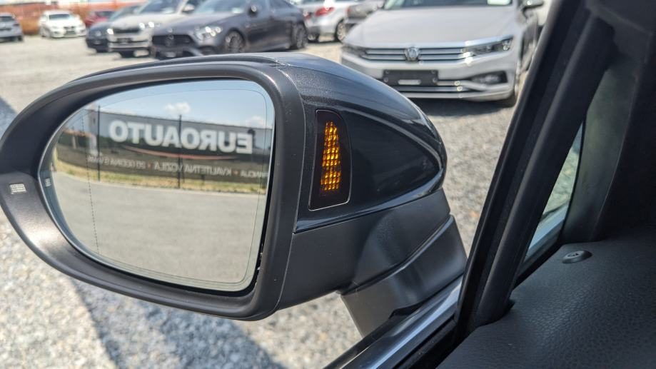 2023 Volkswagen Passat — fotografija 22