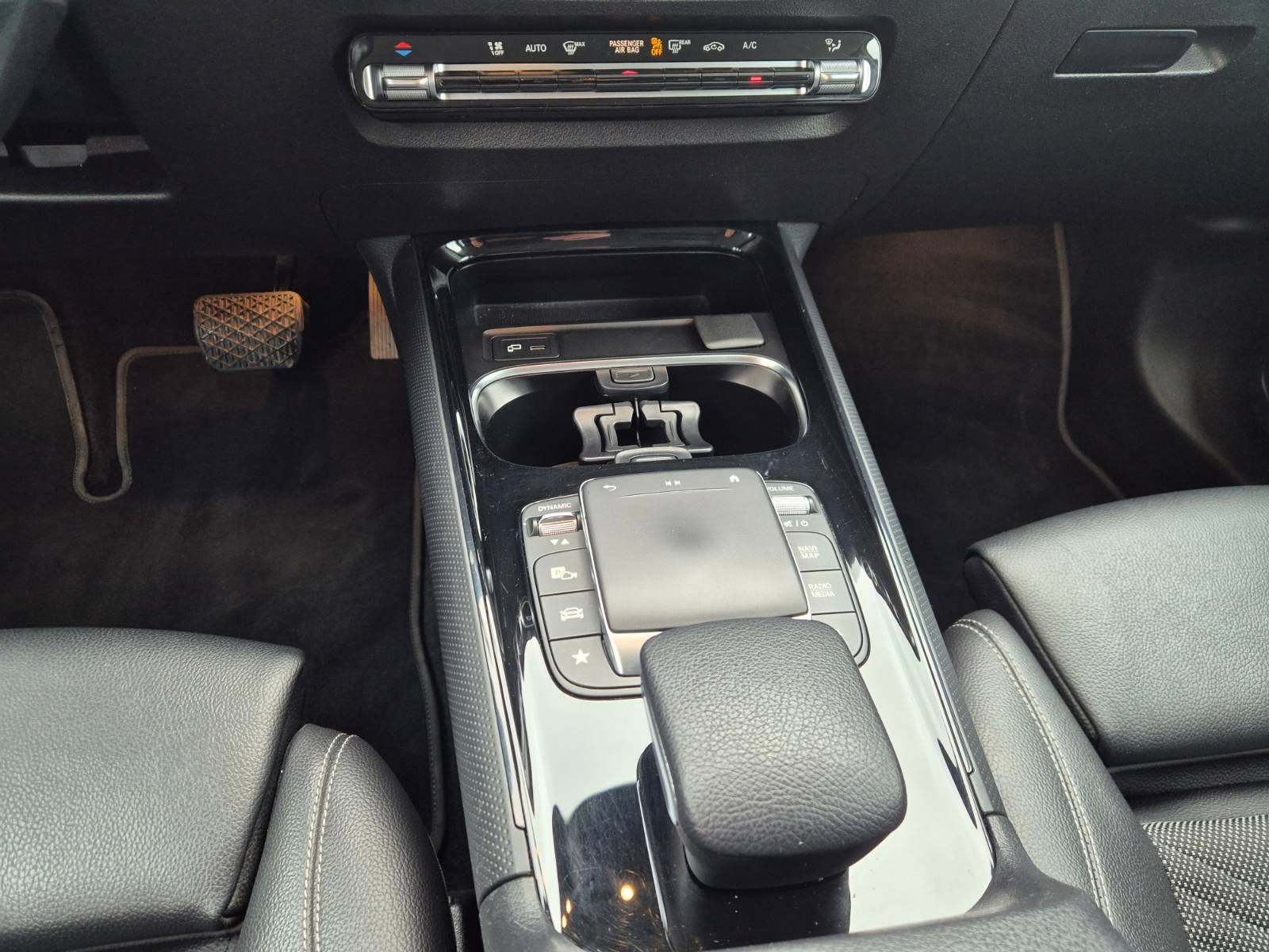 2021 Mercedes-Benz GLB — fotografija 19