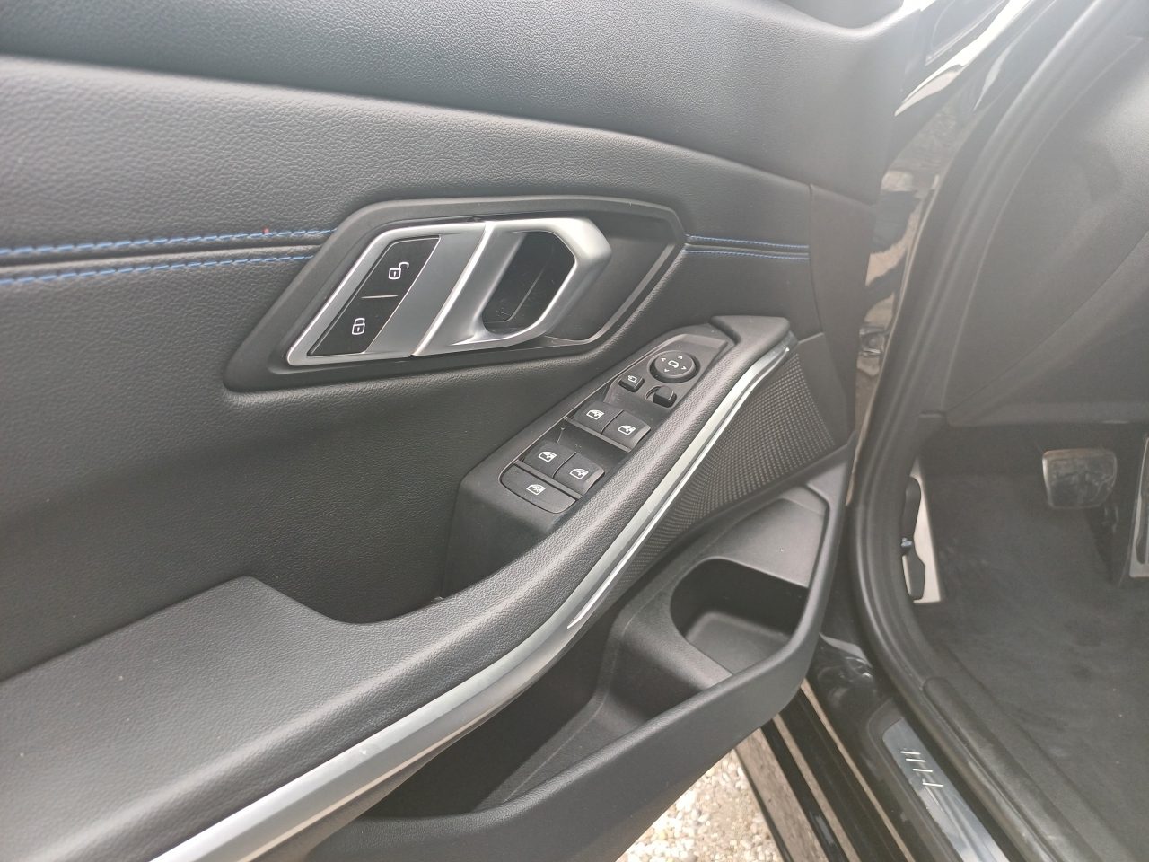 2022 BMW Serija 3 — fotografija 13