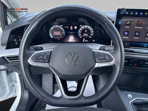 2025 Volkswagen Golf — sličica 13