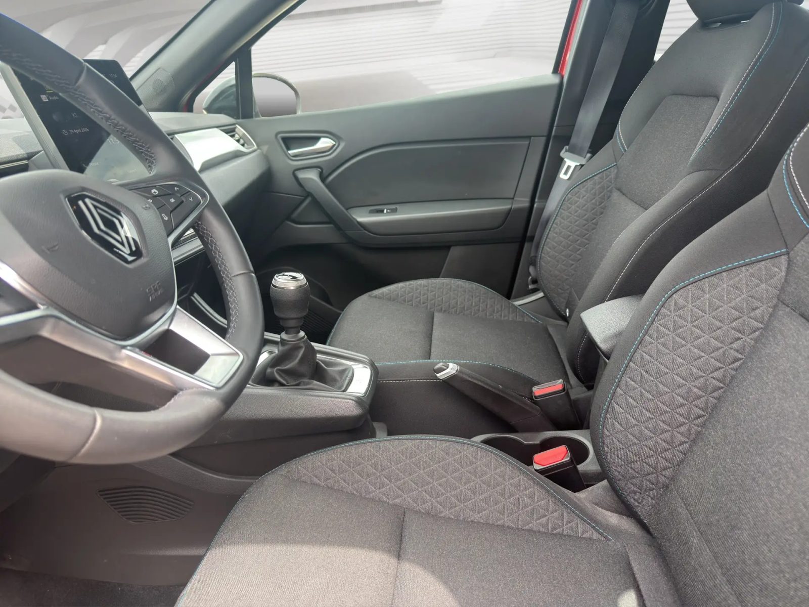 2025 Renault Captur — fotografija 9