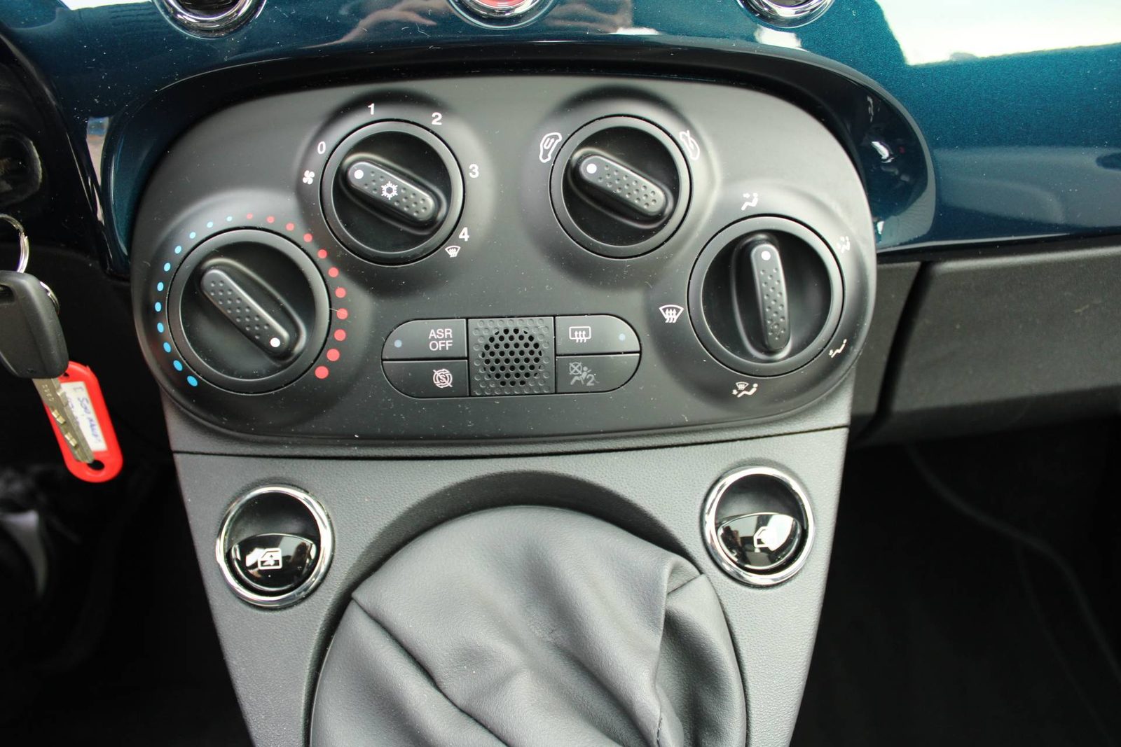 2022 Fiat 500 — fotografija 16