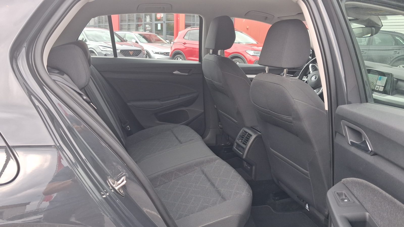 2023 Volkswagen Golf — fotografija 10