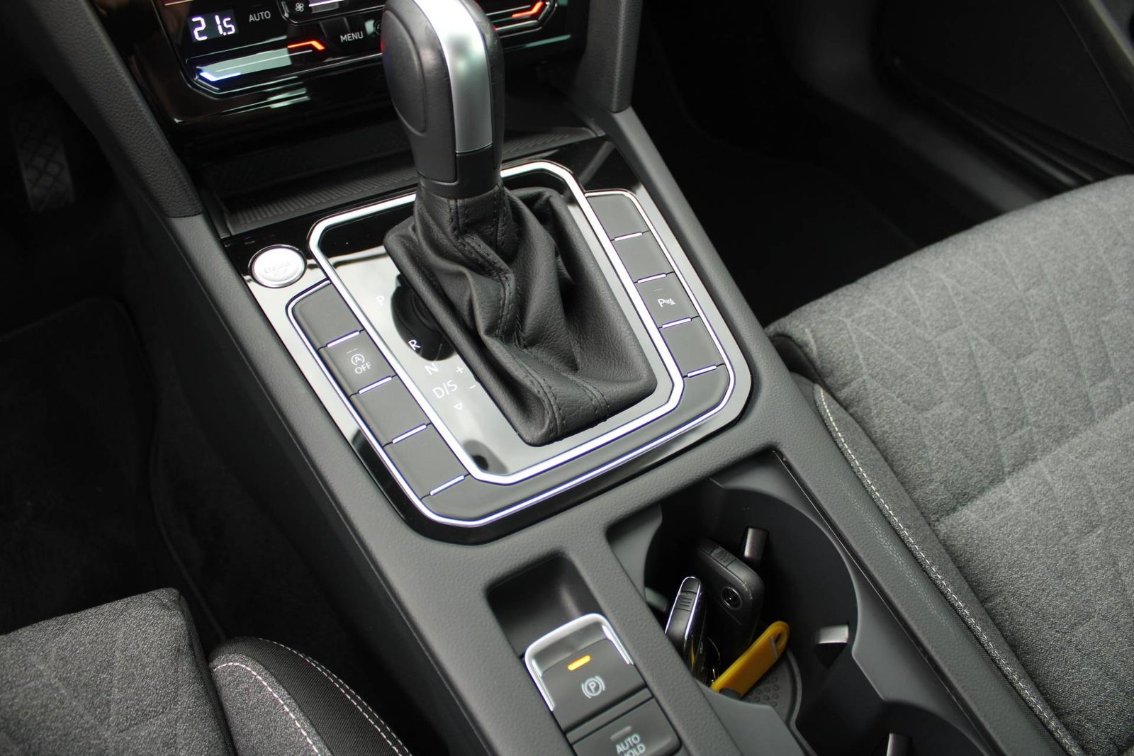 2022 Volkswagen Passat — fotografija 18