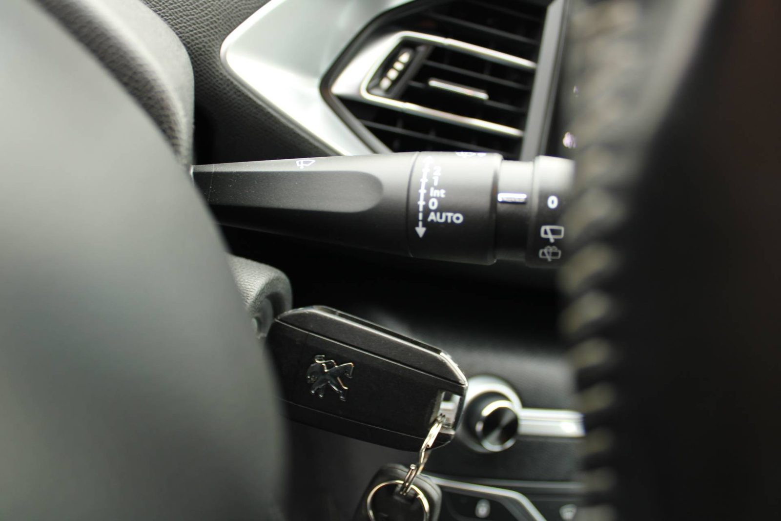 2020 Peugeot 308 SW — fotografija 15