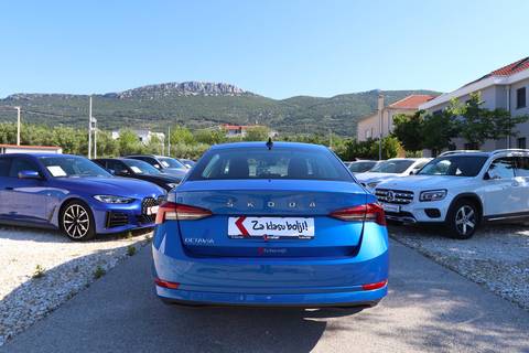 2021 Škoda Octavia — sličica 20