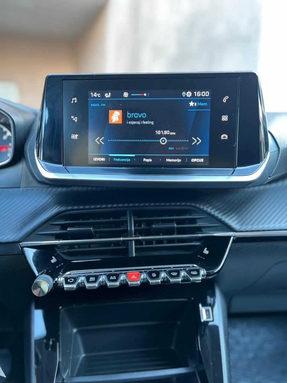 2022 Peugeot 208 — fotografija 11