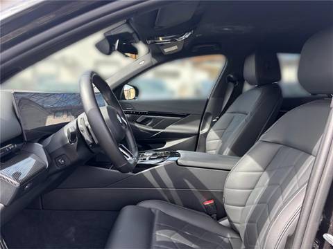 2023 BMW Serija 5 — sličica 7