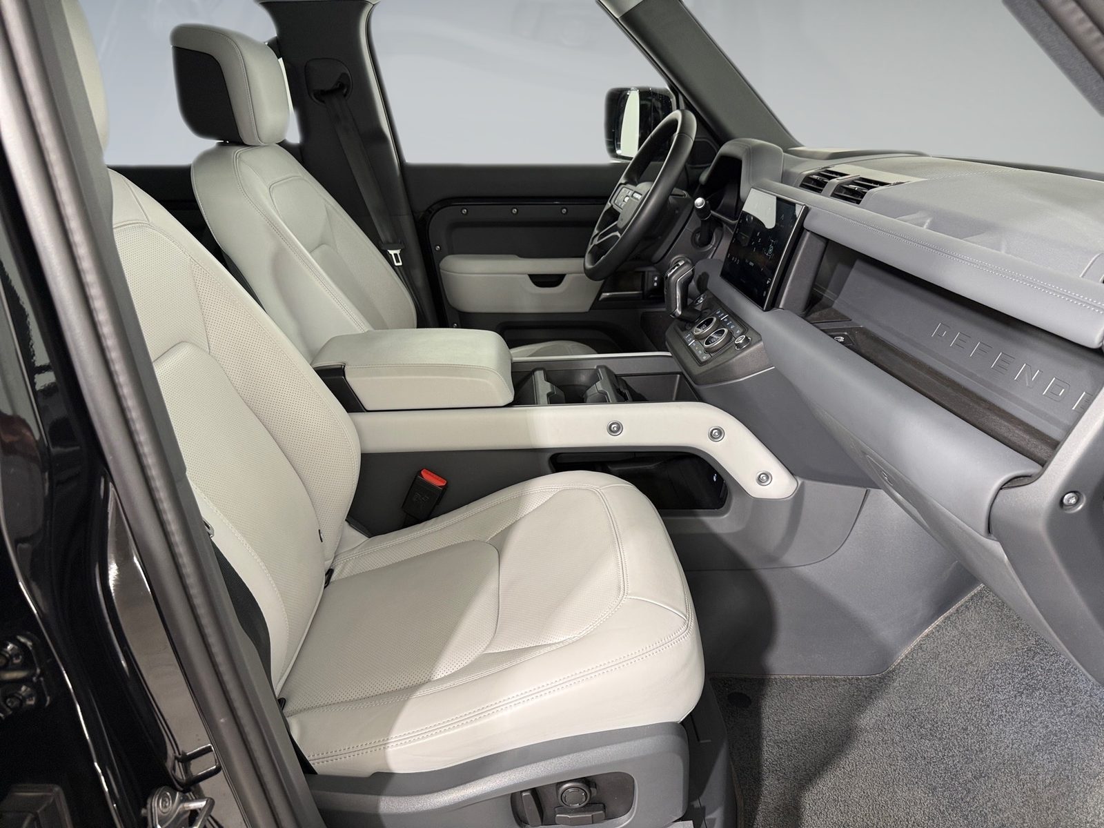 2025 Land Rover Defender — fotografija 21