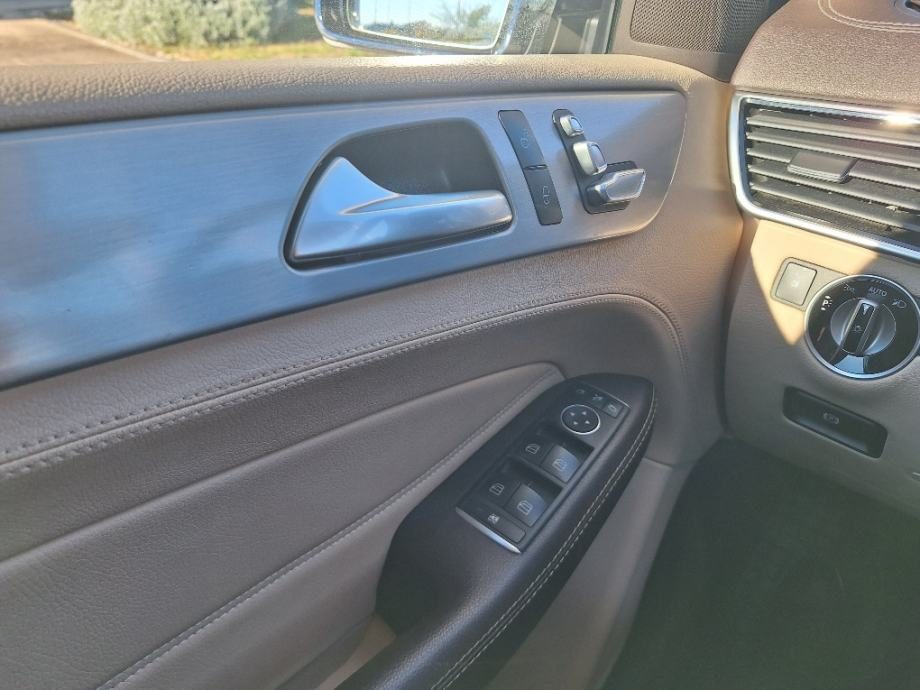 2016 Mercedes-Benz GLE — fotografija 13