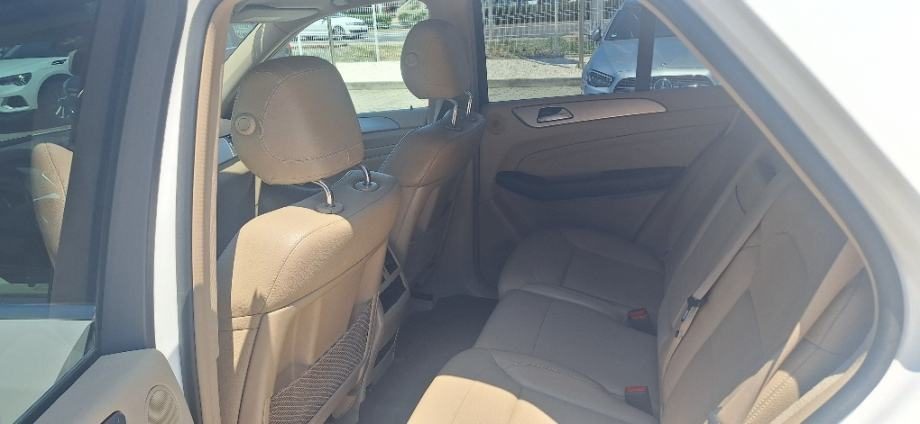 2013 Mercedes-Benz M-klasa — fotografija 11