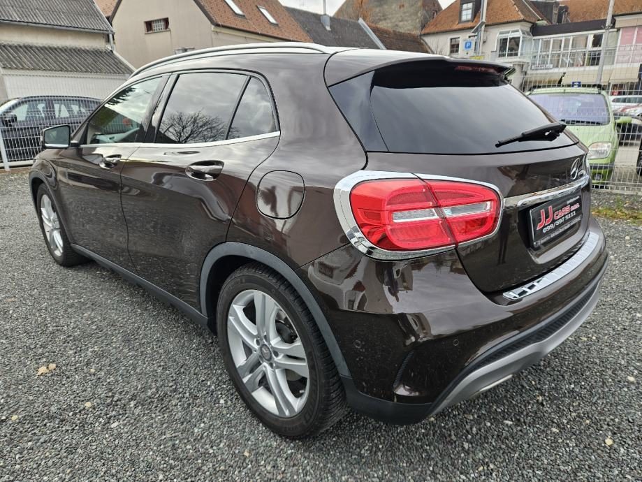 2016 Mercedes-Benz GLA — fotografija 9