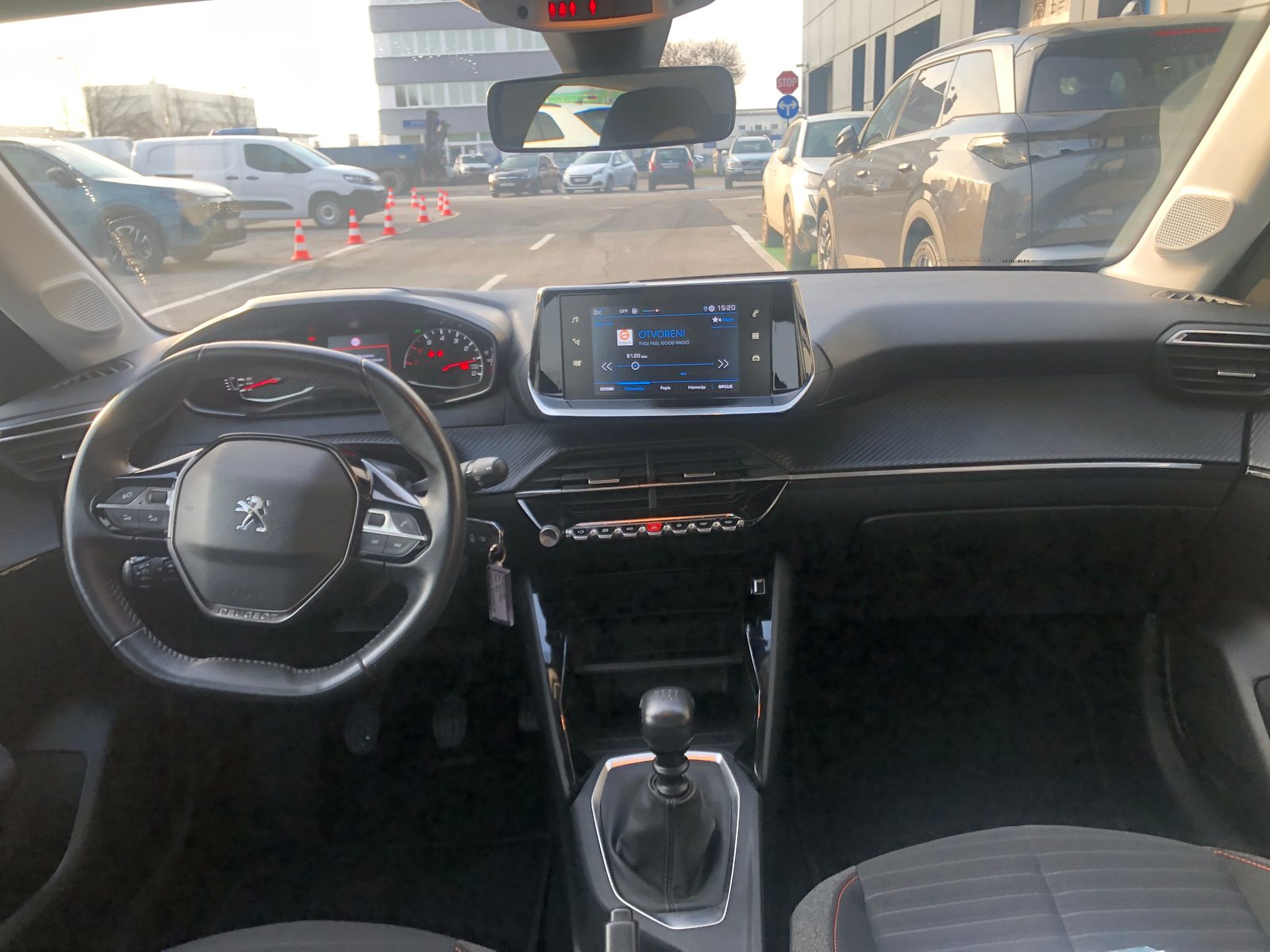 2021 Peugeot 208 — fotografija 7
