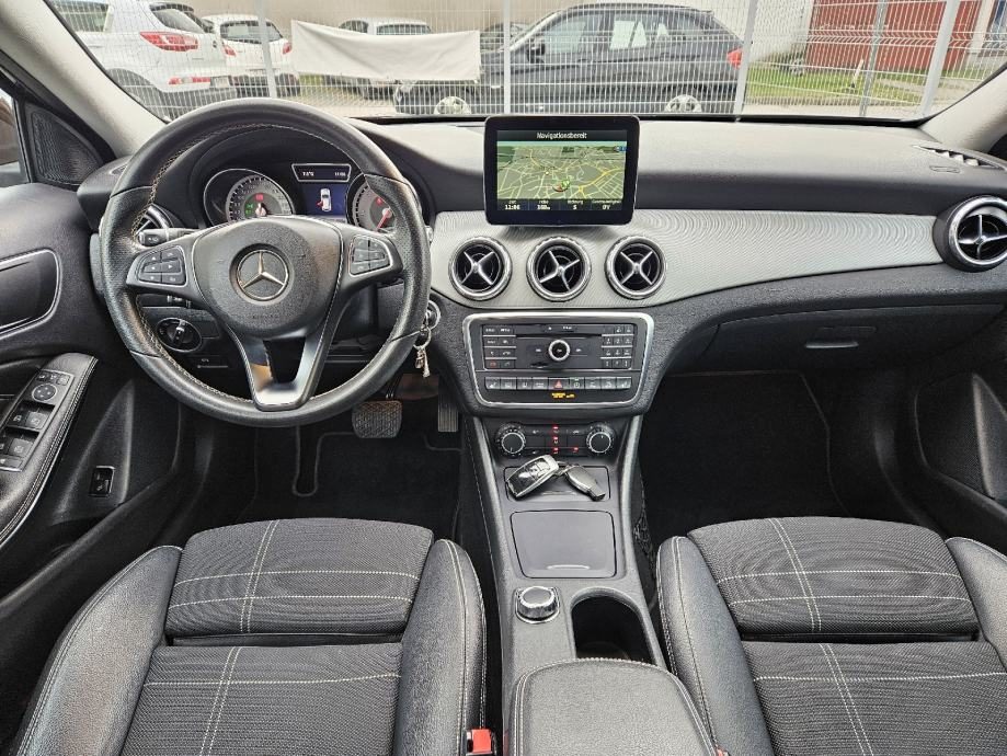 2016 Mercedes-Benz GLA — fotografija 11