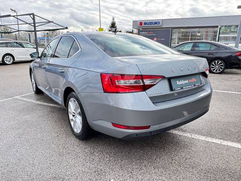 2020 Škoda Superb — sličica 6