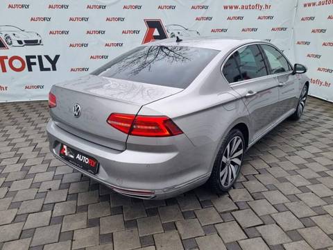 2015 Volkswagen Passat Highline — sličica 8