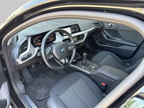 2022 BMW Serija 1 — sličica 11