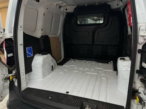 2023 Ford Transit — sličica 12