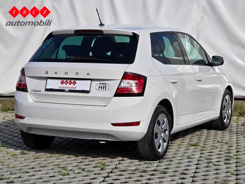 2021 Škoda Fabia — fotografija 4