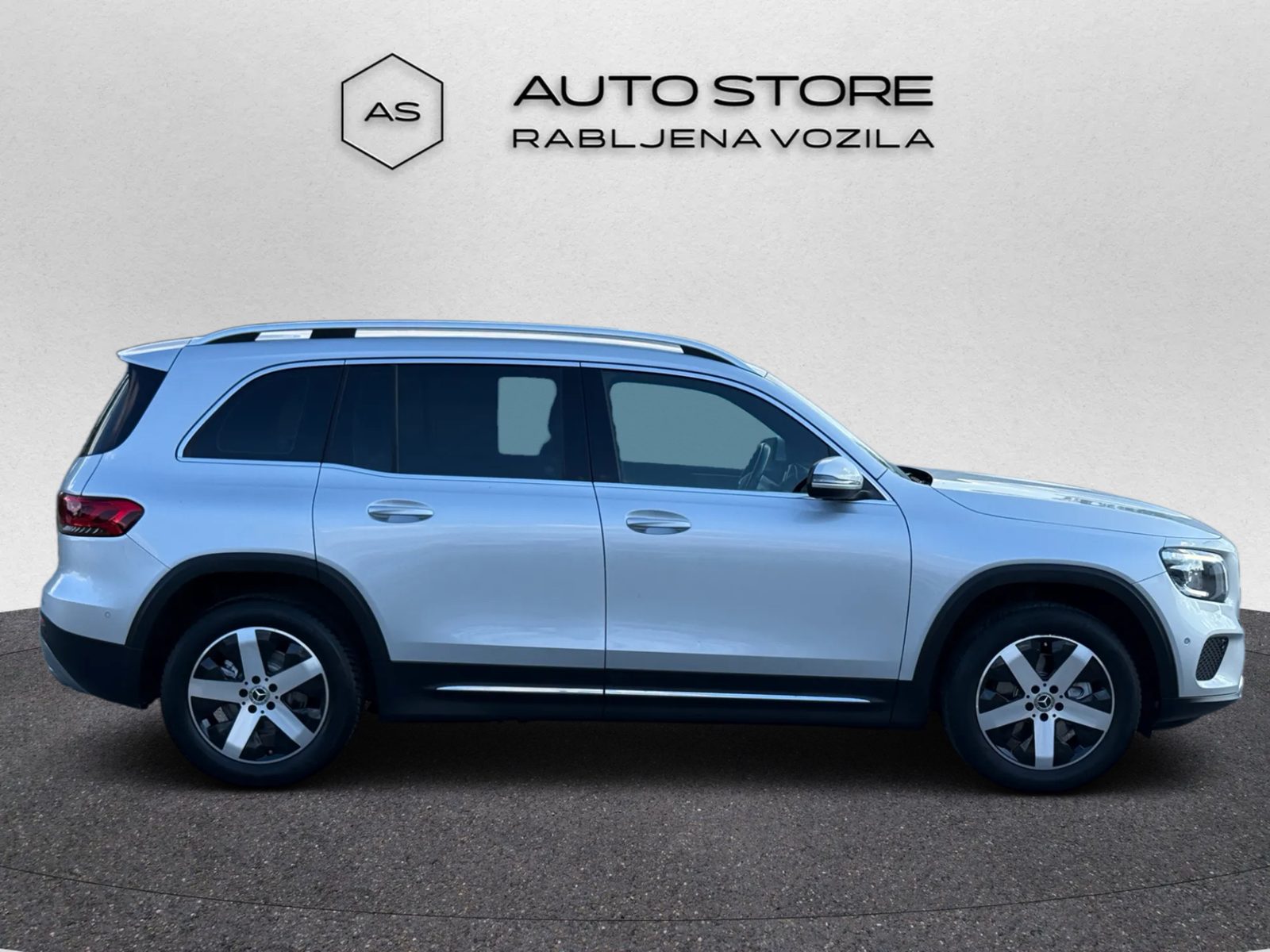 2020 Mercedes-Benz GLB Progressive — fotografija 11