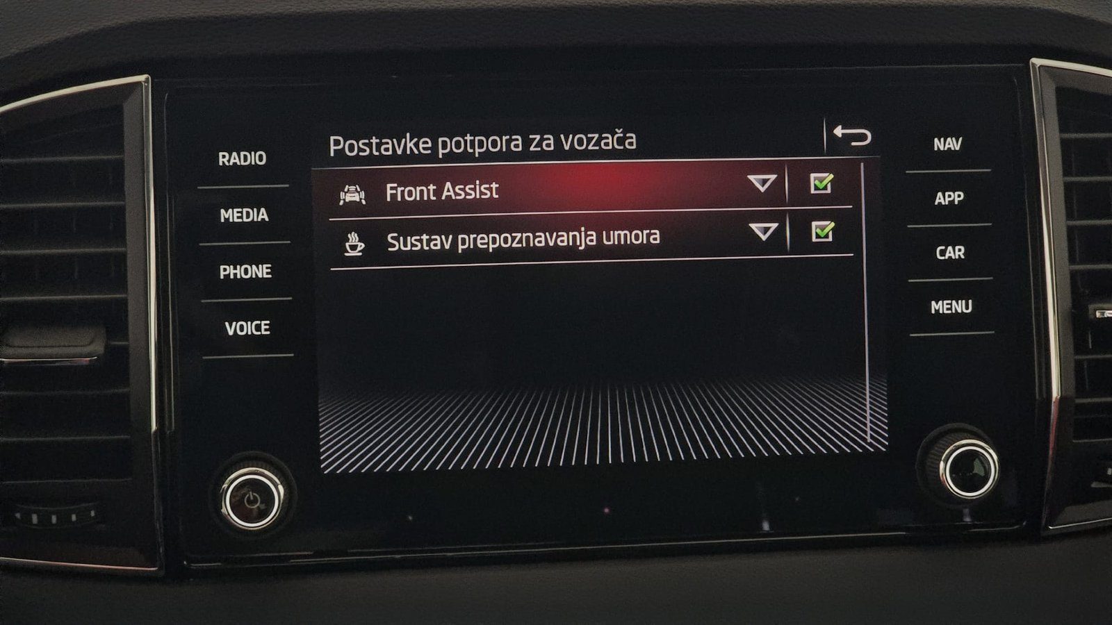 2022 Škoda Karoq — fotografija 18