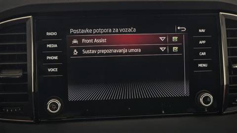 2022 Škoda Karoq — sličica 18