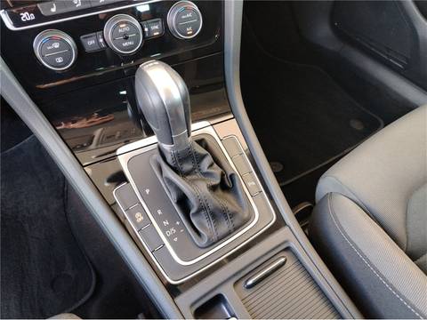 2019 Volkswagen Golf — sličica 13