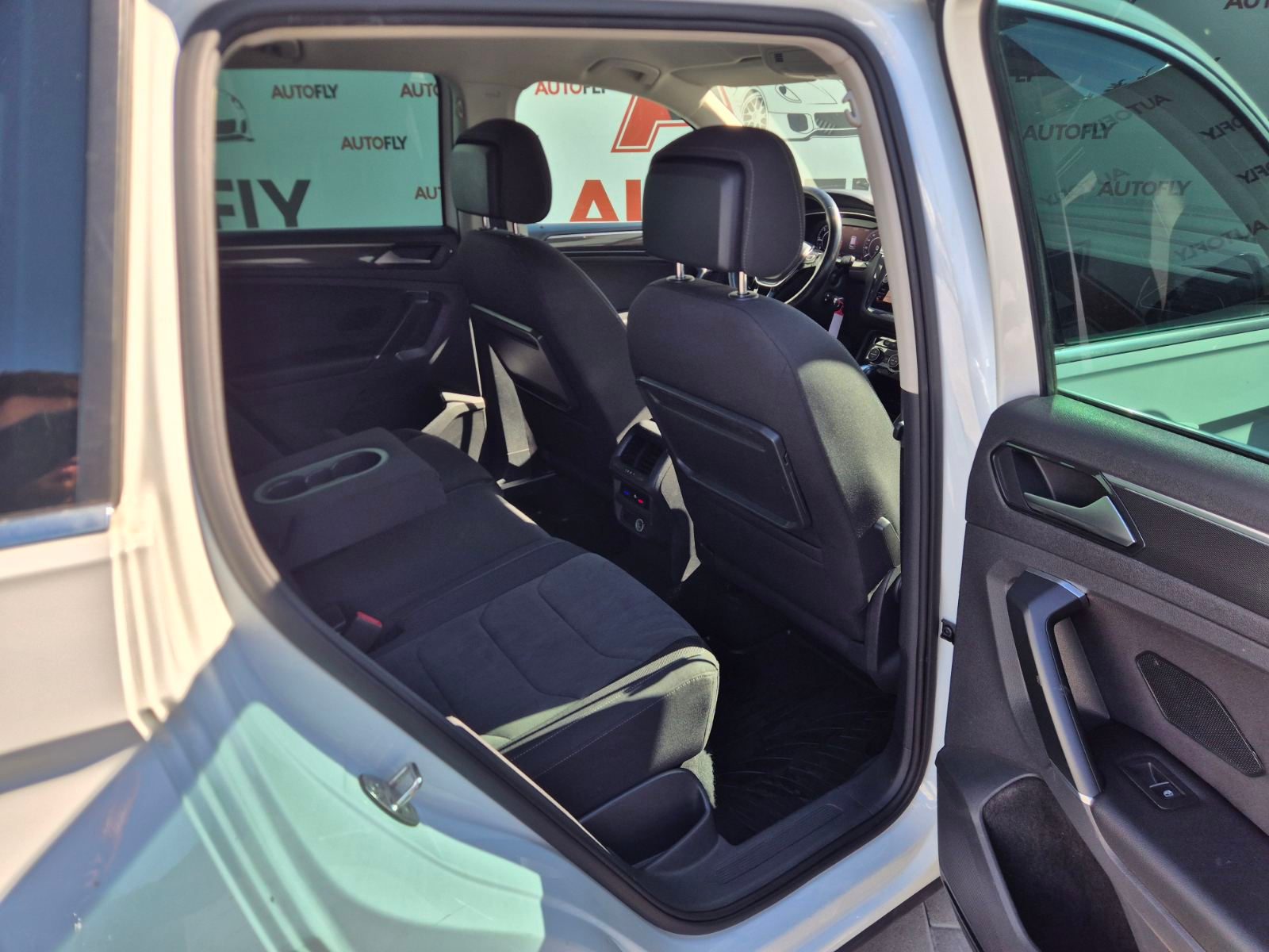2018 Volkswagen Tiguan R-Line — fotografija 15