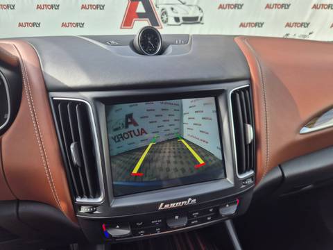 2016 Maserati Levante — sličica 21