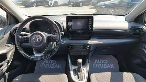 2021 Toyota Yaris — sličica 11