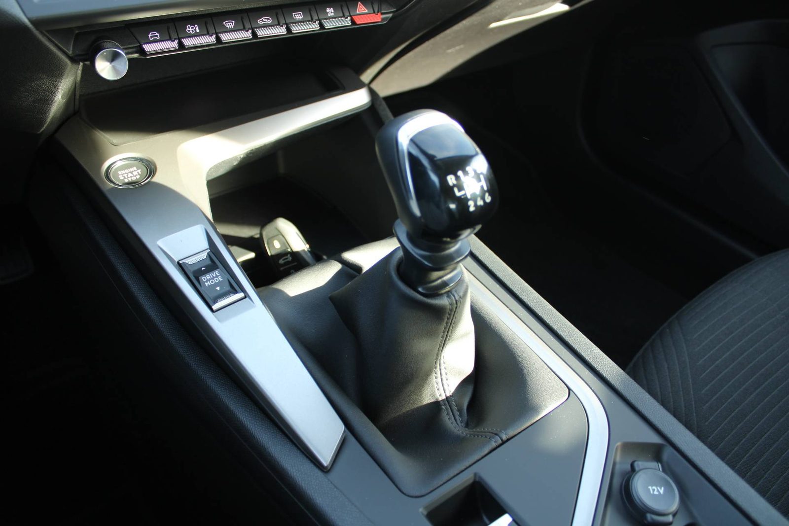 2023 Peugeot 308 — fotografija 16