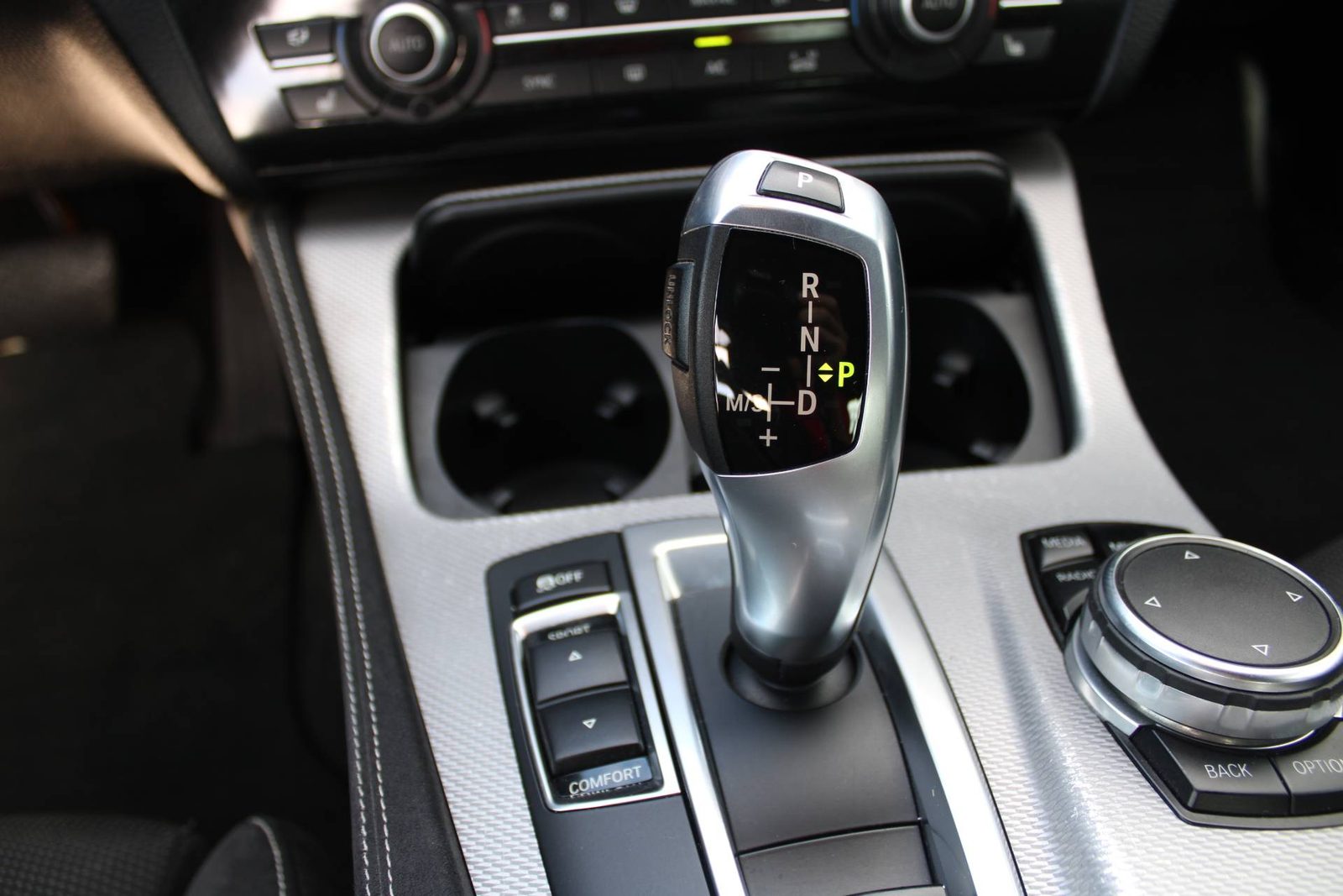 2016 BMW Serija 5 — fotografija 14