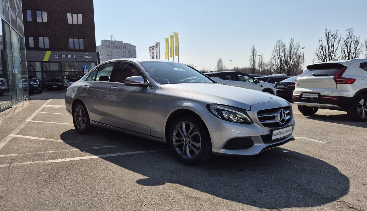 2017 Mercedes-Benz C-klasa — fotografija 12