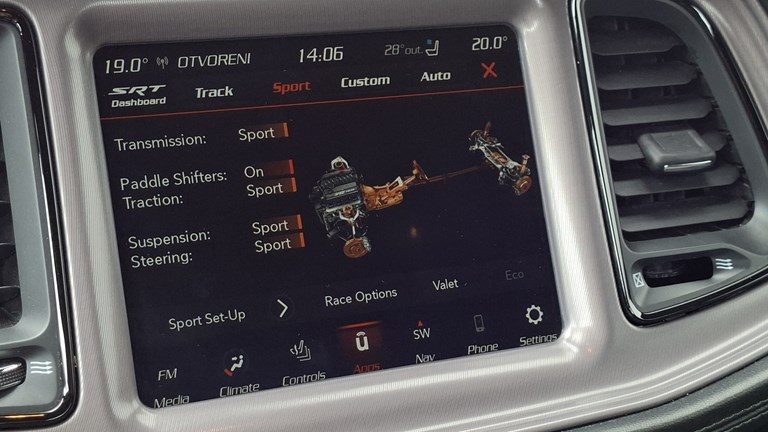 2024 Dodge Challenger — fotografija 11