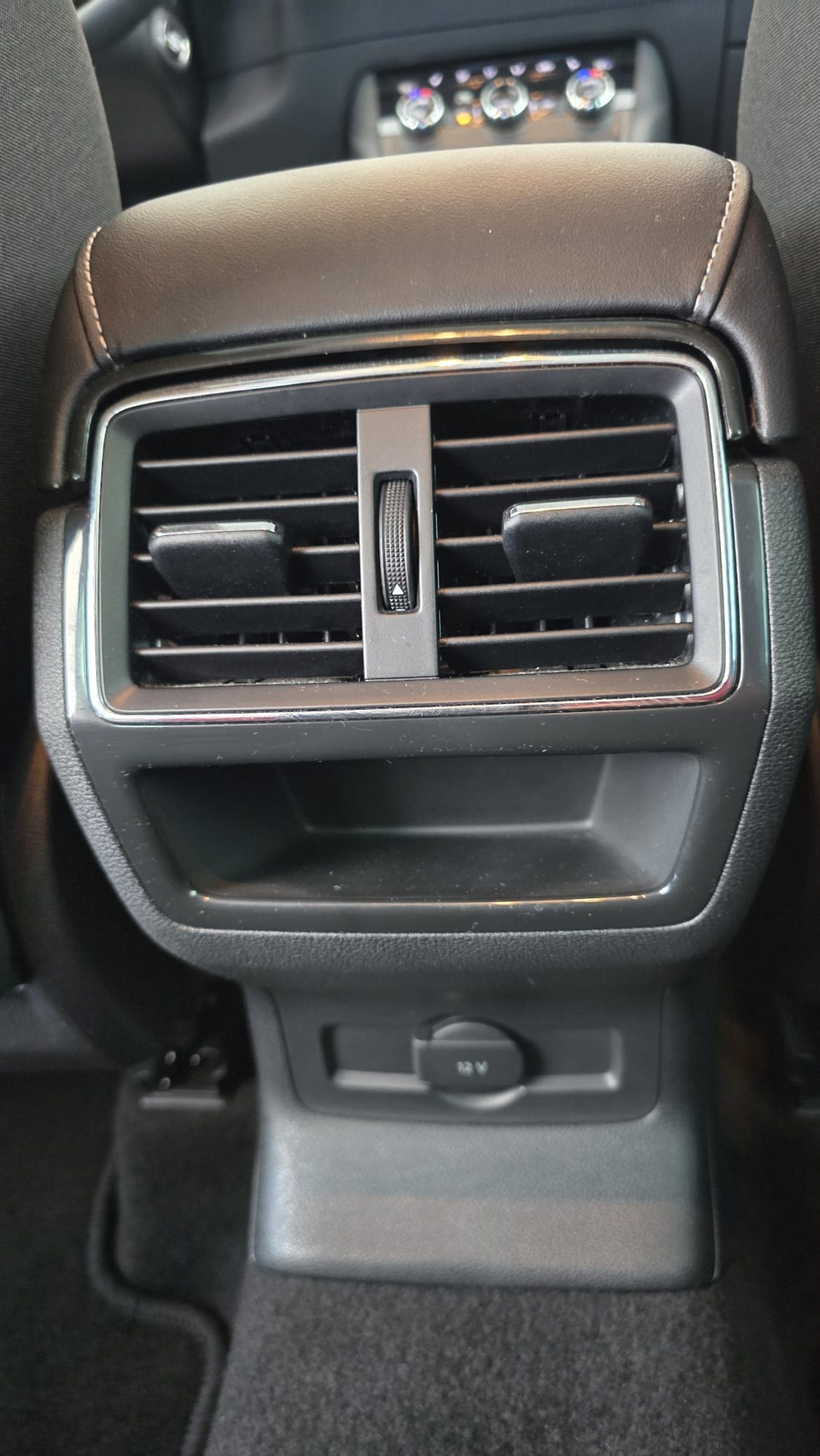 2023 Škoda Karoq — fotografija 23