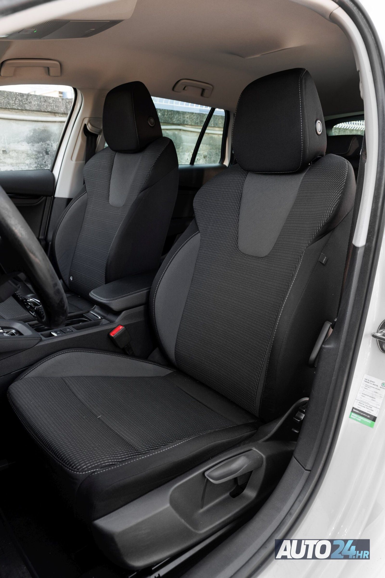 2022 Škoda Octavia — fotografija 7