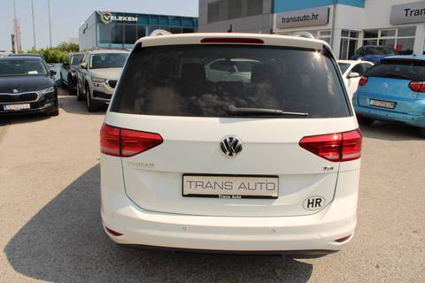 2016 Volkswagen Touran — sličica 6