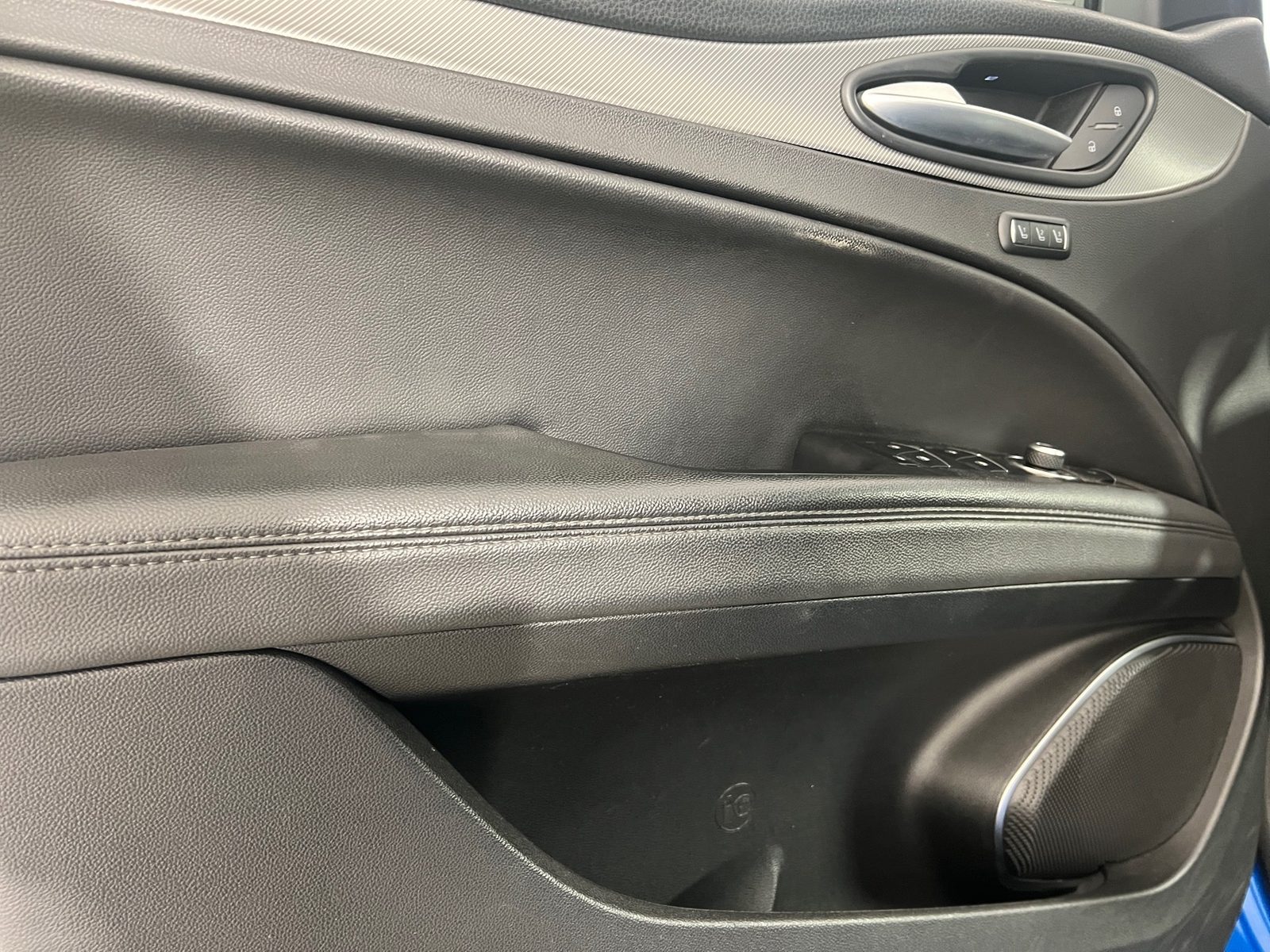 2021 Alfa Romeo Stelvio — fotografija 14