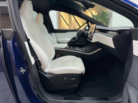 2022 Tesla Model X — sličica 18