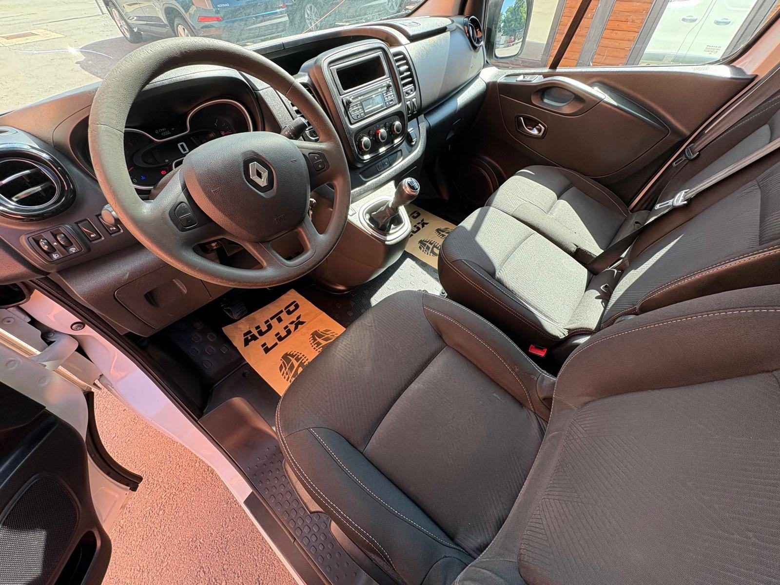 2021 Renault Trafic — fotografija 3