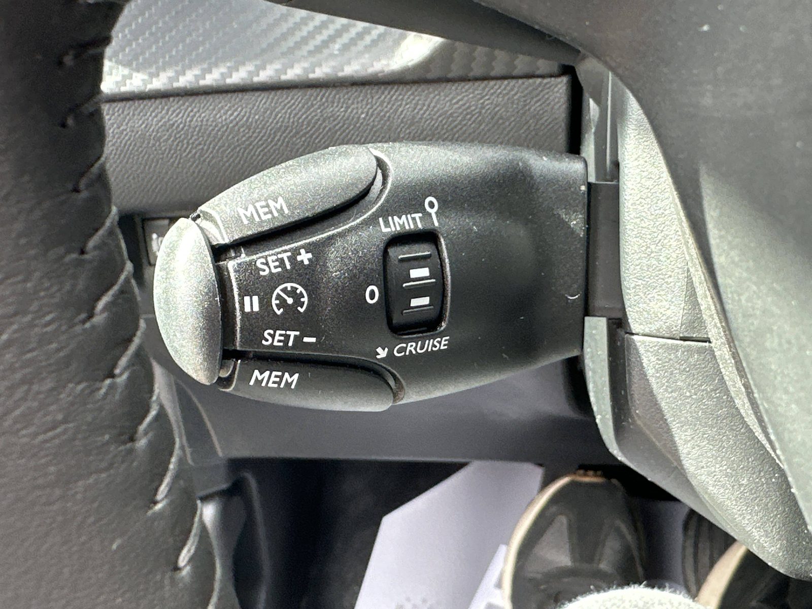 2024 Peugeot 208 — fotografija 22