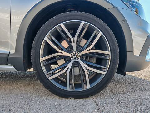 2020 Volkswagen Passat — sličica 8
