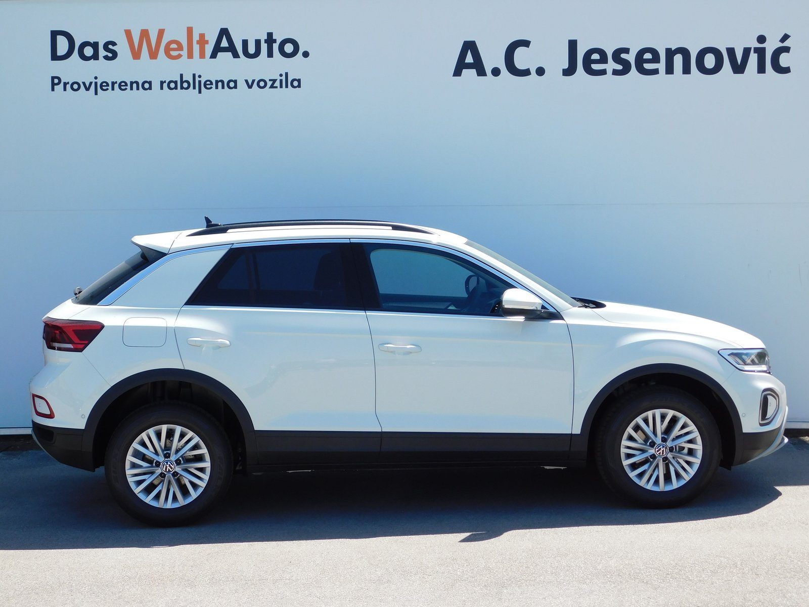2025 Volkswagen T-Roc — fotografija 4