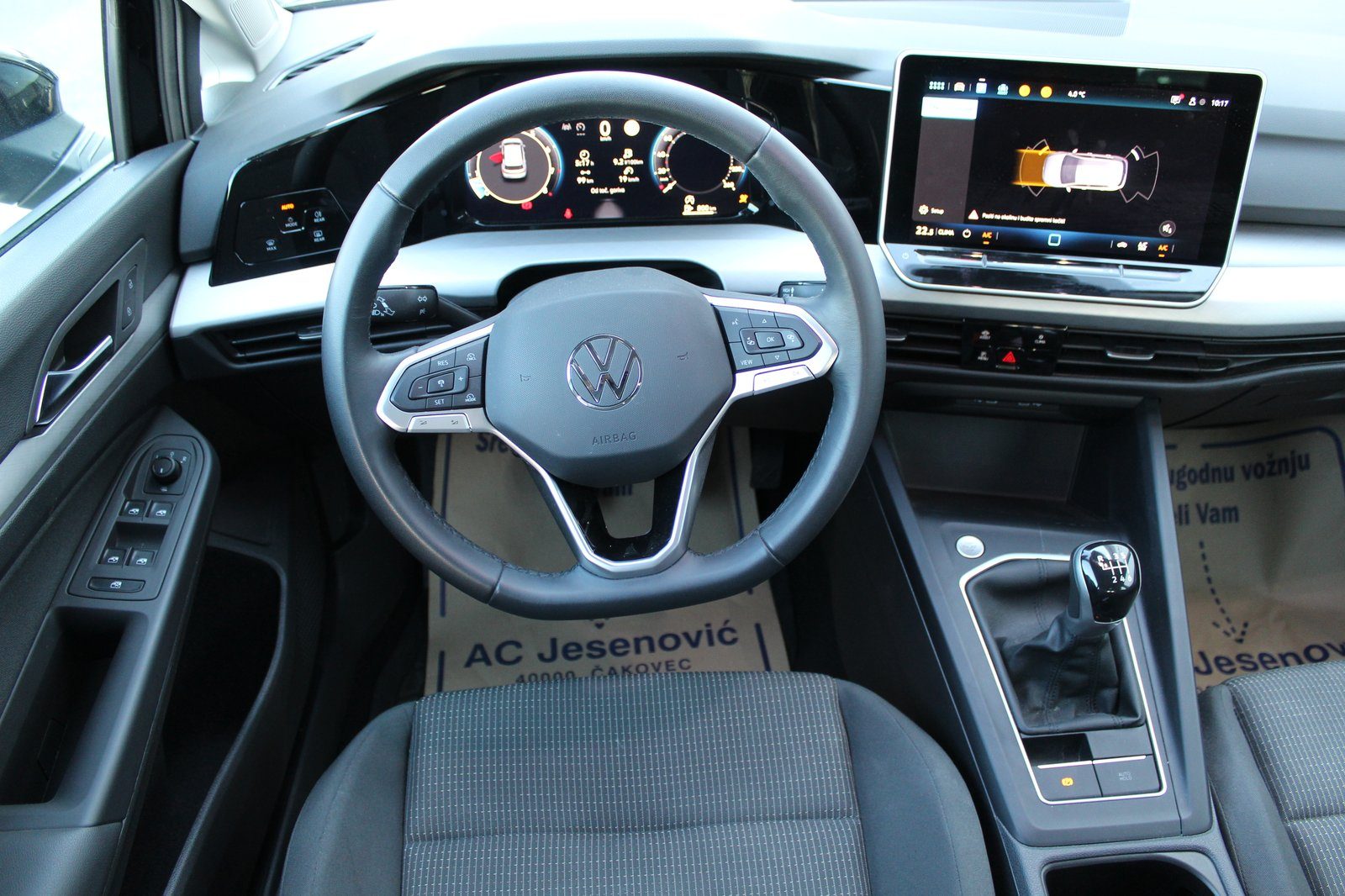 2025 Volkswagen Golf — fotografija 10
