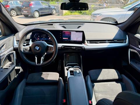2025 BMW X1 — sličica 11