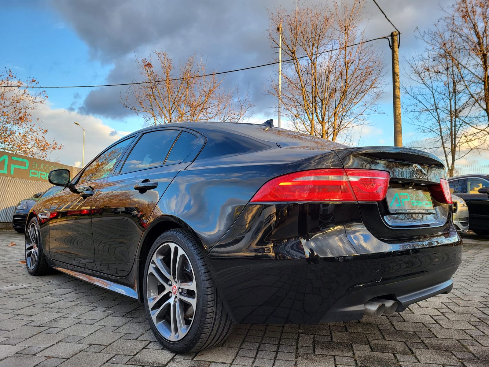 2016 Jaguar XE — fotografija 4