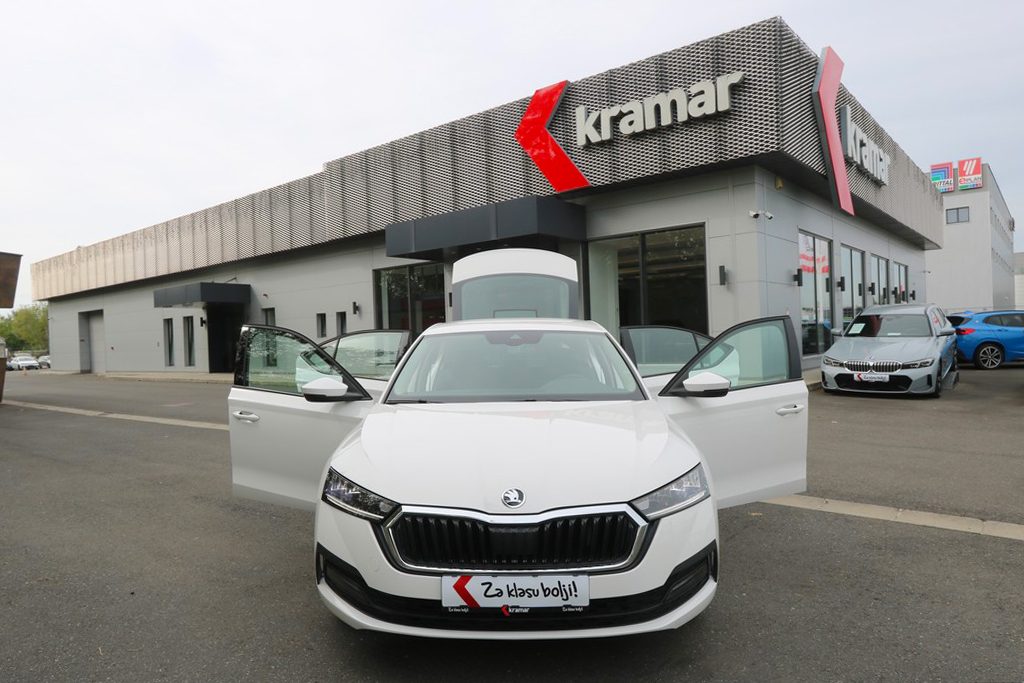 2022 Škoda Octavia — fotografija 13